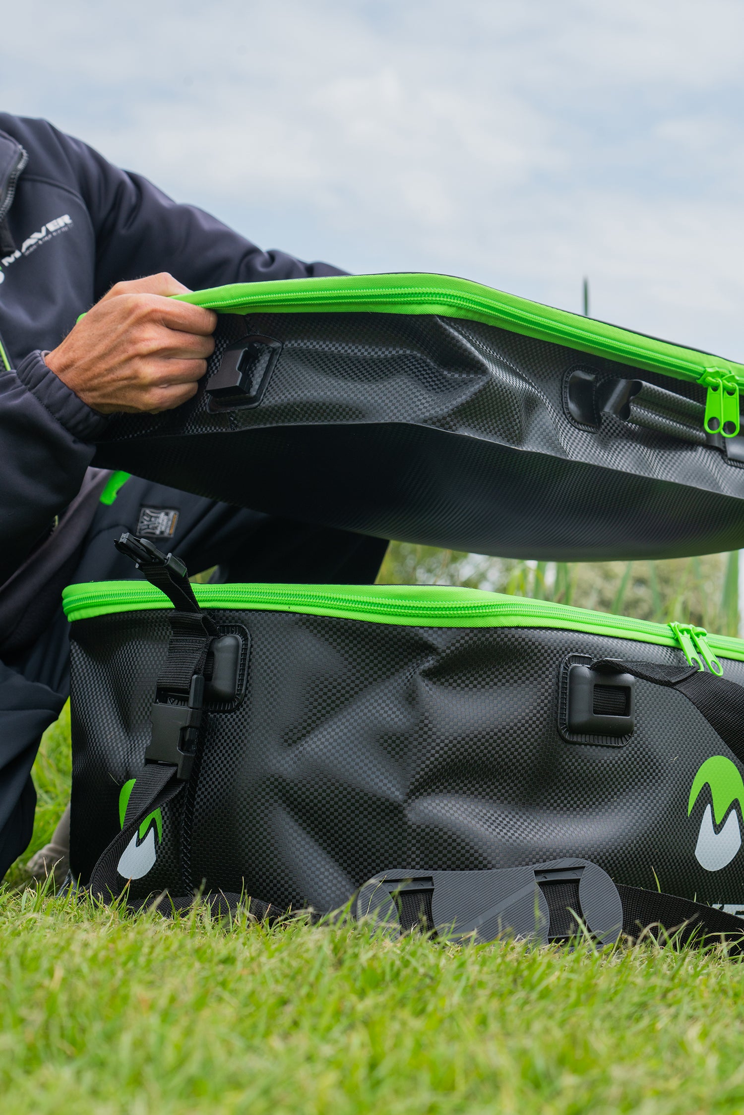 EVA DUAL-STORE CARYALL